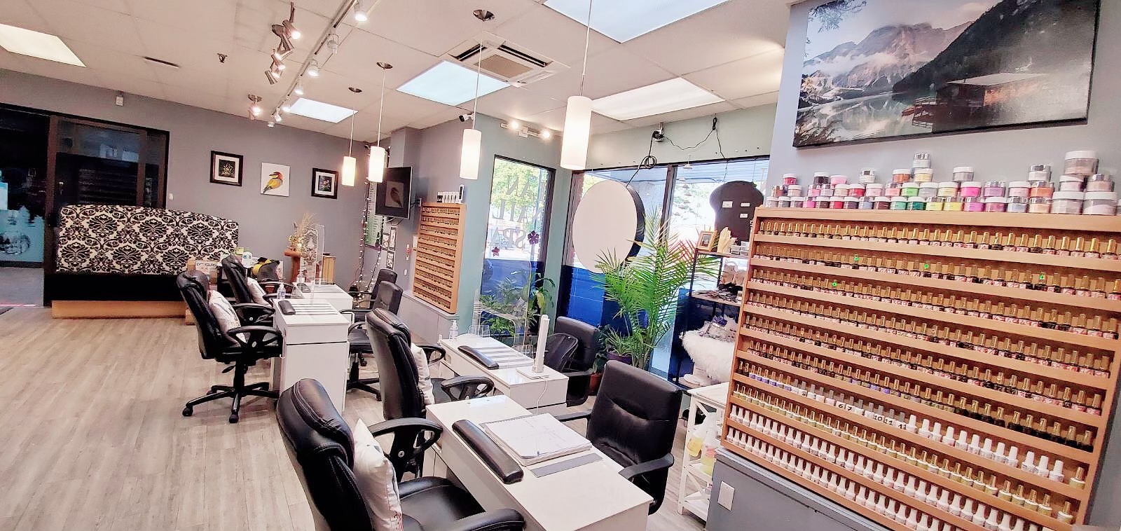 Lan Nails Spa interior